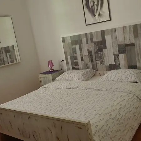 Apartment Liatris *