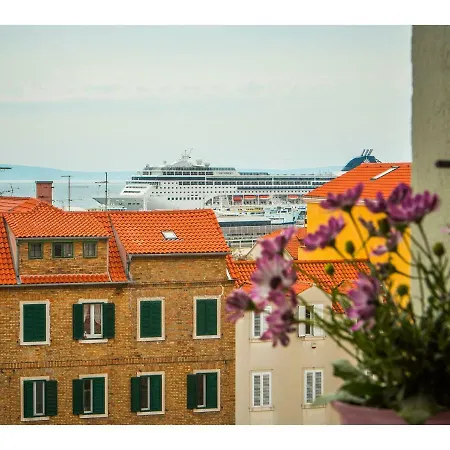 Апартаменти Liatris